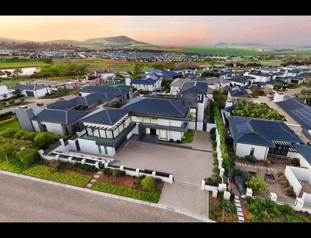 6 BEDROOM HOUSE FOR SALE IN CLARA ANNA FONTEIN